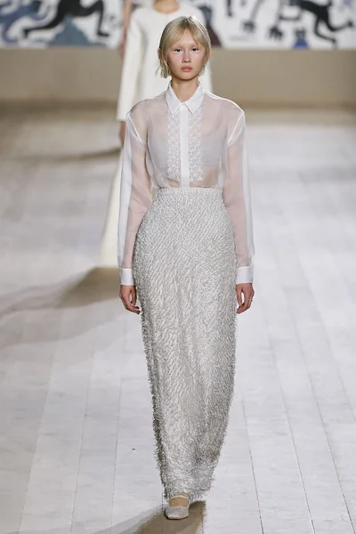 Look 7